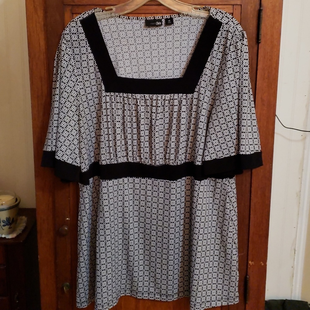 Black and White Dress Top